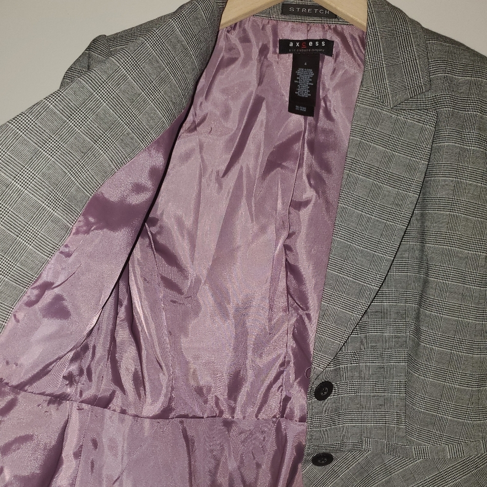 Axcess Blazer- Ruffle bottom - Picture 3 of 4